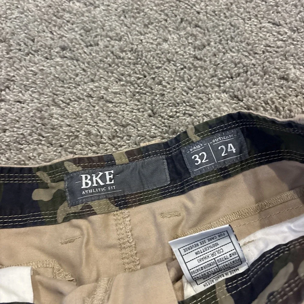 BUCKLE BKE CARGO SHORTS MENS 32 Waist 24 Out seam BEIGE ATHLETIC FIT Denim Jahn